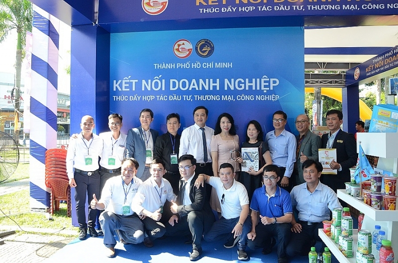 Quảng Ngãi: Dấu ấn Hội chợ triển lãm kết nối hợp tác đầu tư, thể thao và giao lưuvăn nghệ hướng về cộng đồng Quảng Ngãi: Dấu ấn Hội chợ triển lãm kết nối hợp tác đầu tư, thể thao và giao lưuvăn nghệ hướng về cộng đồng