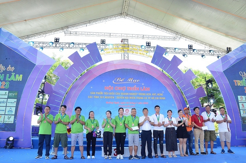 Quảng Ngãi: Dấu ấn Hội chợ triển lãm kết nối hợp tác đầu tư, thể thao và giao lưuvăn nghệ hướng về cộng đồng
