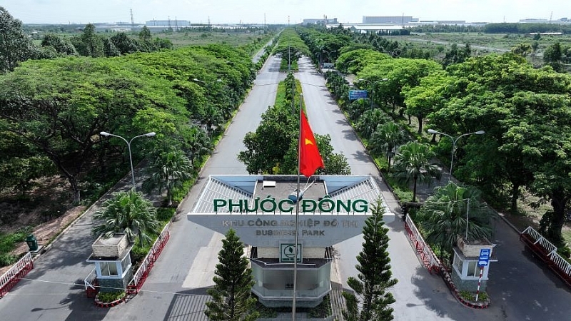 Cổng ngoài KCN Phước Đông Cổng ngoài KCN Phước Đông