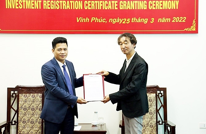 Trao Giấy chứng nhận đăng ký đầu tư cho Công ty TNHH Ojitex Hải Phòng tại Vĩnh Phúc Trao Giấy chứng nhận đăng ký đầu tư cho Công ty TNHH Ojitex Hải Phòng tại Vĩnh Phúc