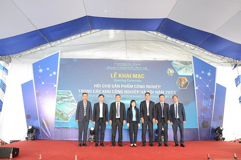 Hà Nội: Khai mạc Hội chợ sản phẩm công nghiệp trong các KCN Hà Nội năm 2023 Hà Nội: Khai mạc Hội chợ sản phẩm công nghiệp trong các KCN Hà Nội năm 2023