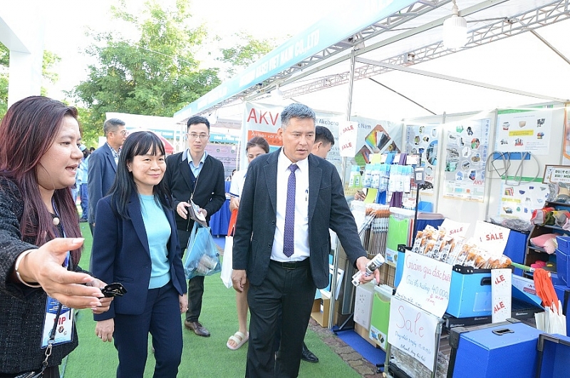 Hà Nội: Khai mạc Hội chợ sản phẩm công nghiệp trong các KCN Hà Nội năm 2023 Hà Nội: Khai mạc Hội chợ sản phẩm công nghiệp trong các KCN Hà Nội năm 2023