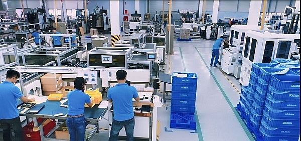 Công nhân Công ty Cổ phần in và  bao bì Goldsun làm việc trong KCN Quế Võ, tỉnh Bắc Ninh