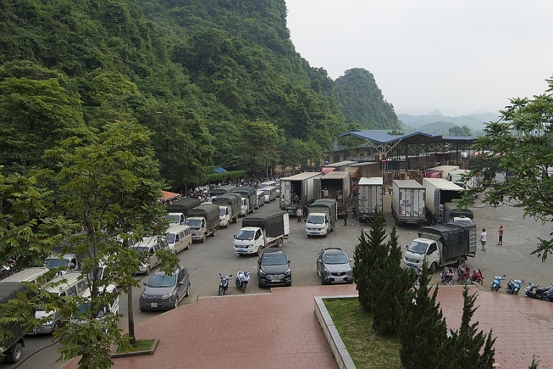 Quang cảnh lưu thông hàng hóa tại trạm kiểm soát liên ngành cửa khẩu Cốc Nam, tỉnh Lạng Sơn Quang cảnh lưu thông hàng hóa tại trạm kiểm soát liên ngành cửa khẩu Cốc Nam, tỉnh Lạng Sơn
