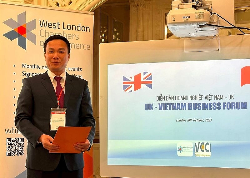 Ông Triệu Thế Hùng - Chủ tịch UBND tỉnh Hải Dương phát biểu tại Diễn đàn(BHD) Ông Triệu Thế Hùng - Chủ tịch UBND tỉnh Hải Dương phát biểu tại Diễn đàn(BHD)