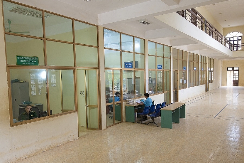 Các lực lượng chức năng làm việc  tại trạm kiểm soát liên hợp Nà Nưa Các lực lượng chức năng làm việc  tại trạm kiểm soát liên hợp Nà Nưa