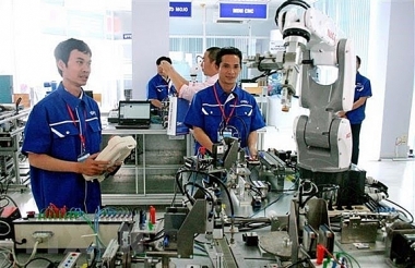 Mô hình nghiên cứu các nhân tố ảnh hưởng tới phát triển nguồn nhân lực tại Việt Nam