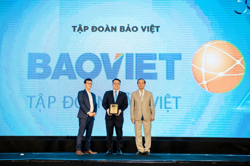 Bảo Việt: Doanh nghiệp tỷ đô, lần thứ 5 ghi danh TOP 50 công ty kinh doanh hiệu quả nhất Việt Nam Bảo Việt: Doanh nghiệp tỷ đô, lần thứ 5 ghi danh TOP 50 công ty kinh doanh hiệu quả nhất Việt Nam