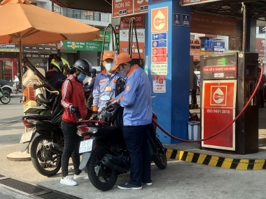 NHNN yêu cầu các NHTM xem xét tăng hạn mức tín dụng cho doanh nghiệp đầu mối kinh doanh xăng dầu