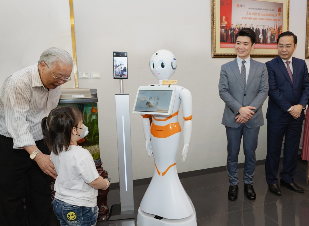 SHB sẽ nhanh chóng mở rộng số điểm giao dịch sử dụng Robot SHB sẽ nhanh chóng mở rộng số điểm giao dịch sử dụng Robot