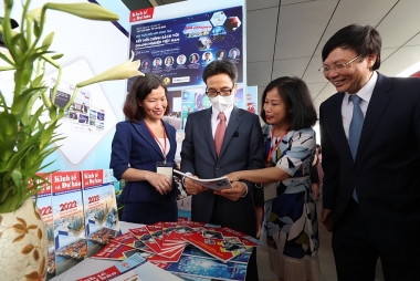 Khai mạc Hội Báo toàn quốc 2022, Tạp chí Kinh tế và Dự báo được đón nhiều khách quý đến tham quan