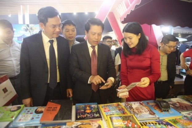 Ngày thẻ Việt Nam năm 2022 thu hút gần 40.000 người trẻ tham dự Ngày thẻ Việt Nam năm 2022 thu hút gần 40.000 người trẻ tham dự