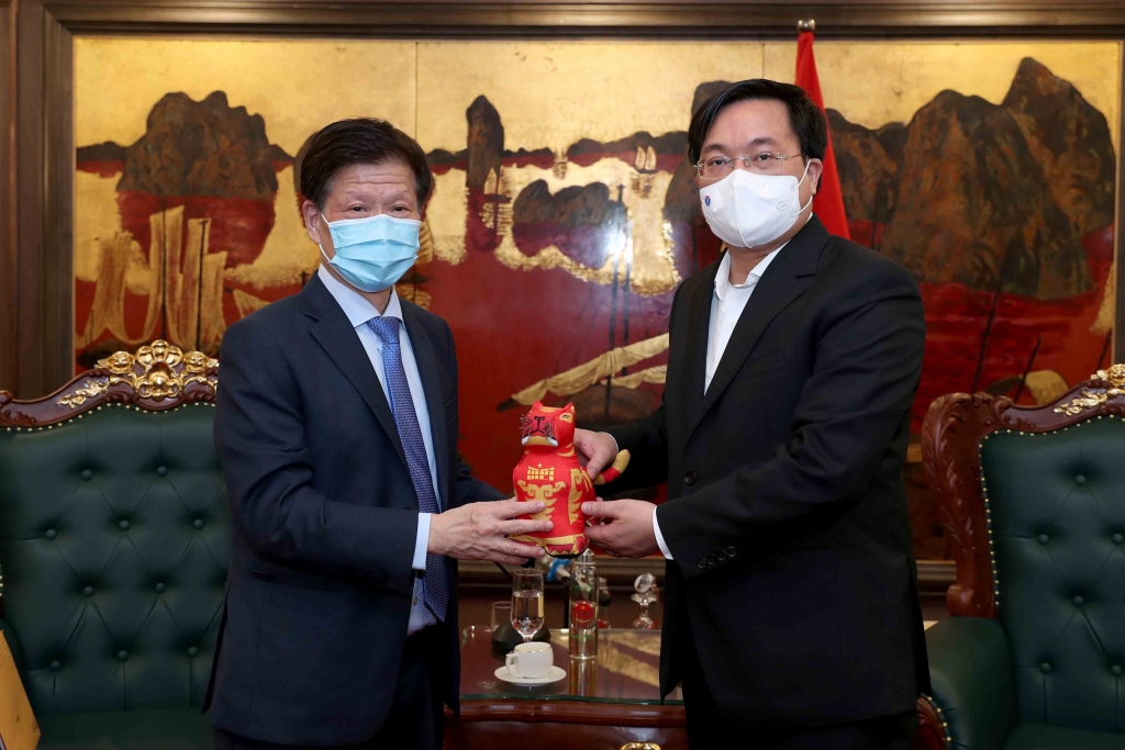 Thứ trưởng Trần Duy Đông thúc đẩy hợp tác đổi mới sáng tạo giữa Đại học Công nghệ Nanyang và NIC Thứ trưởng Trần Duy Đông thúc đẩy hợp tác đổi mới sáng tạo giữa Đại học Công nghệ Nanyang và NIC
