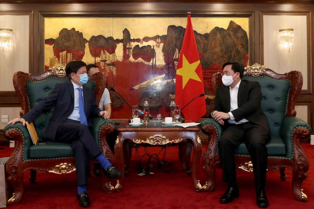 Thứ trưởng Trần Duy Đông thúc đẩy hợp tác đổi mới sáng tạo giữa Đại học Công nghệ Nanyang và NIC