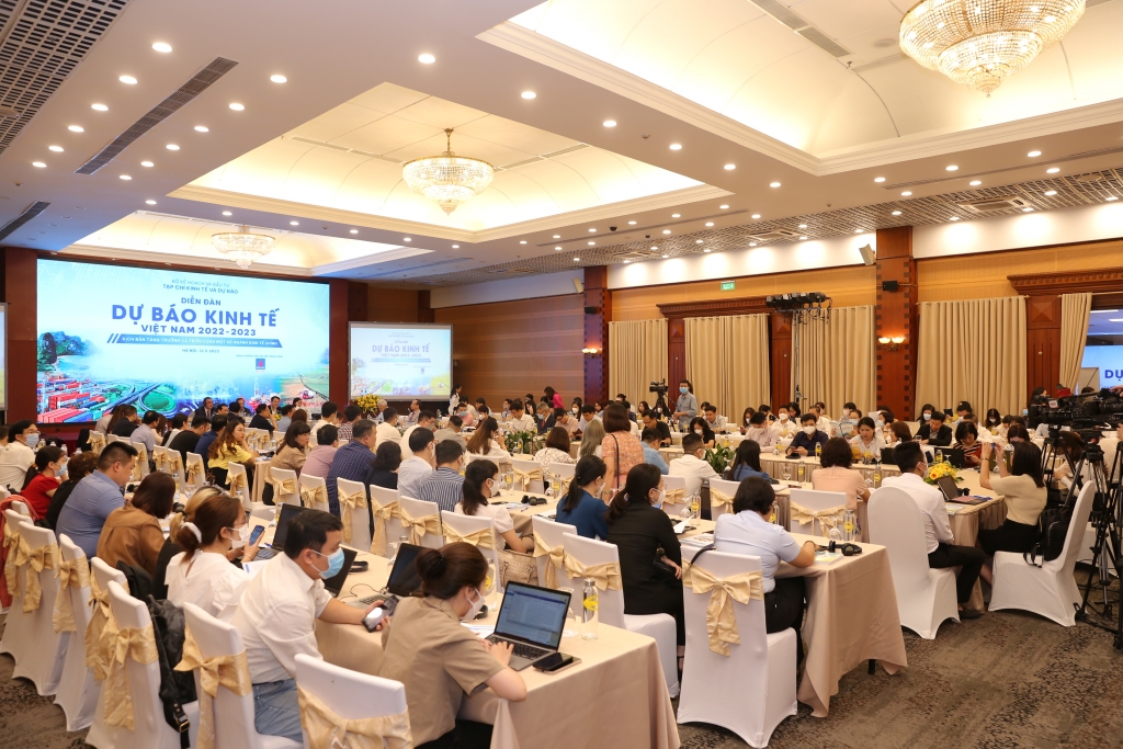 Sẽ tiếp tục nỗ lực kết nối thông tin, chia sẻ các góc nhìn đáng tin cậy về tương lai nền kinh tế Việt Nam Sẽ tiếp tục nỗ lực kết nối thông tin, chia sẻ các góc nhìn đáng tin cậy về tương lai nền kinh tế Việt Nam