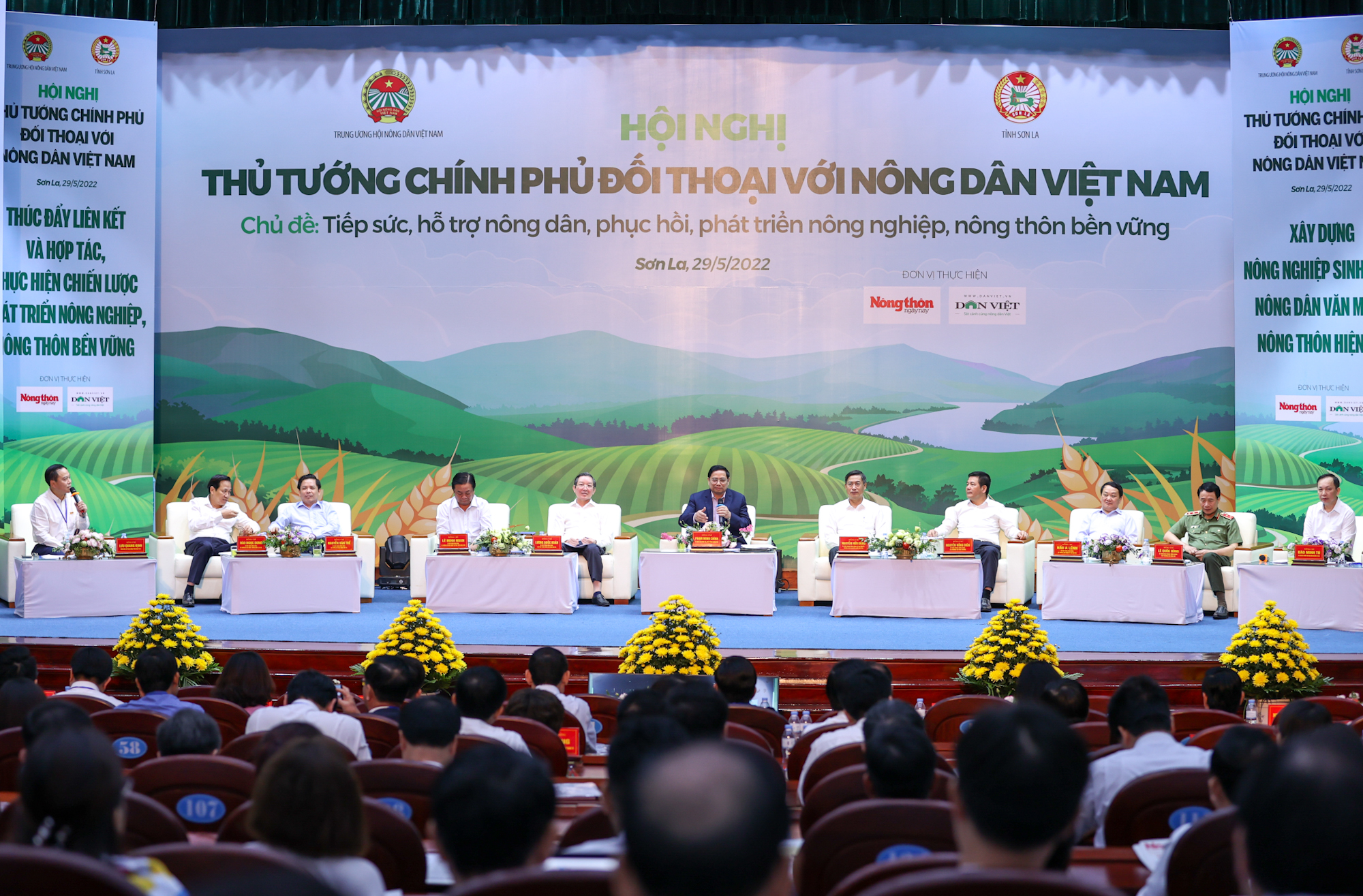 Thủ tướng đối thoại với nông dân: Giữ vững bản lĩnh, xây dựng nền kinh tế độc lập, tự chủ - Ảnh 3. Thủ tướng đối thoại với nông dân: Giữ vững bản lĩnh, xây dựng nền kinh tế độc lập, tự chủ - Ảnh 3.