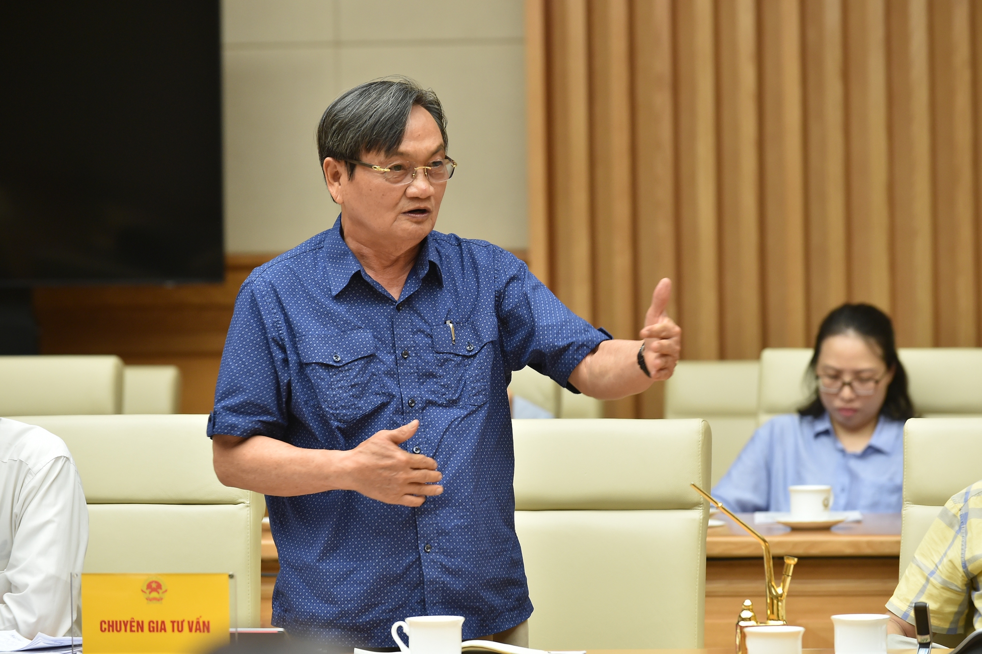 Phó Thủ tướng Lê Minh Khái: Nghiên cứu các phương án giảm thuế để hỗ trợ người dân, doanh nghiệp - Ảnh 3. Phó Thủ tướng Lê Minh Khái: Nghiên cứu các phương án giảm thuế để hỗ trợ người dân, doanh nghiệp - Ảnh 3.
