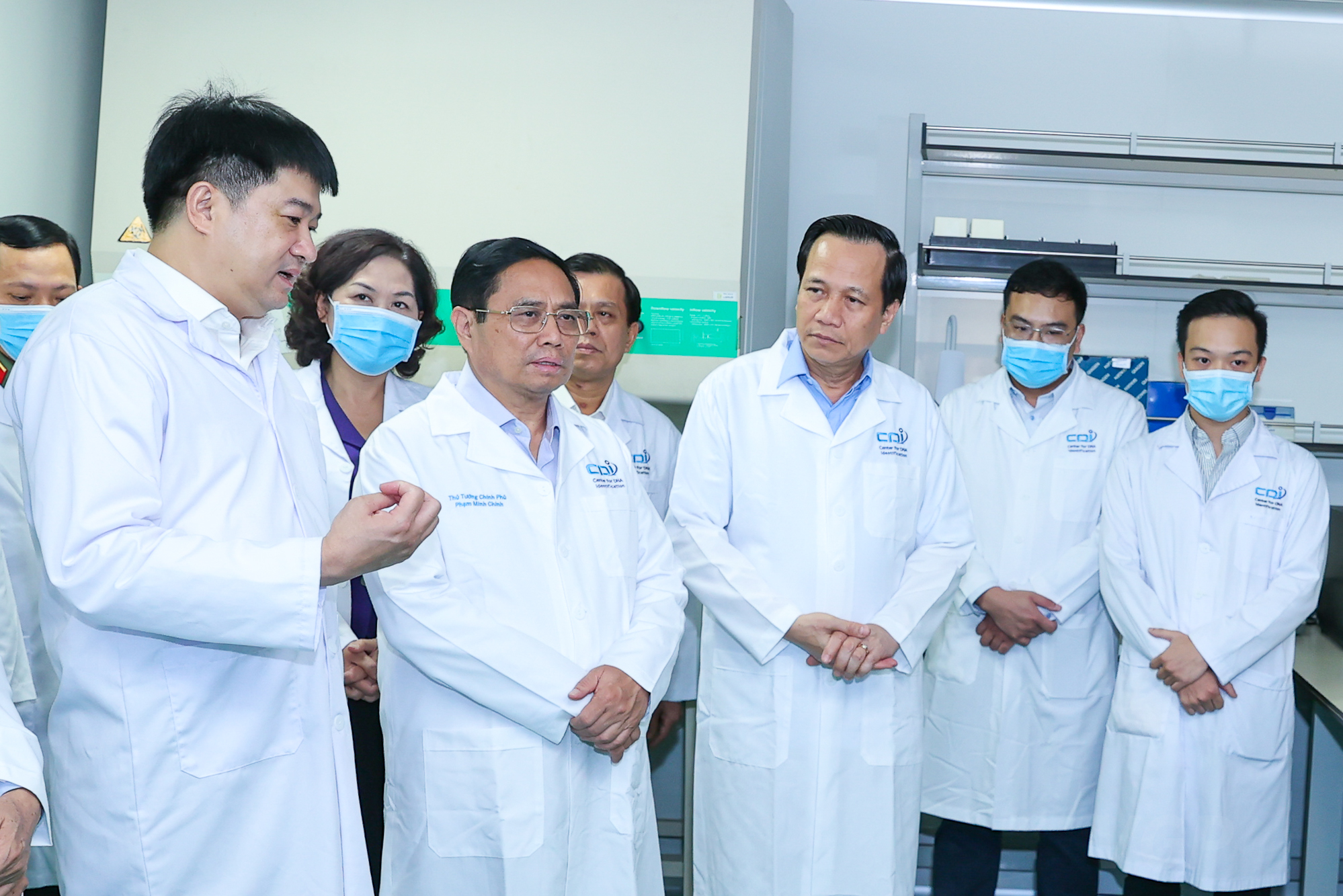 Thủ tướng: Hàng trăm nghìn liệt sĩ chưa xác định được thông tin là hàng triệu nỗi đau, trăn trở của những người còn sống - Ảnh 2. Thủ tướng: Hàng trăm nghìn liệt sĩ chưa xác định được thông tin là hàng triệu nỗi đau, trăn trở của những người còn sống - Ảnh 2.