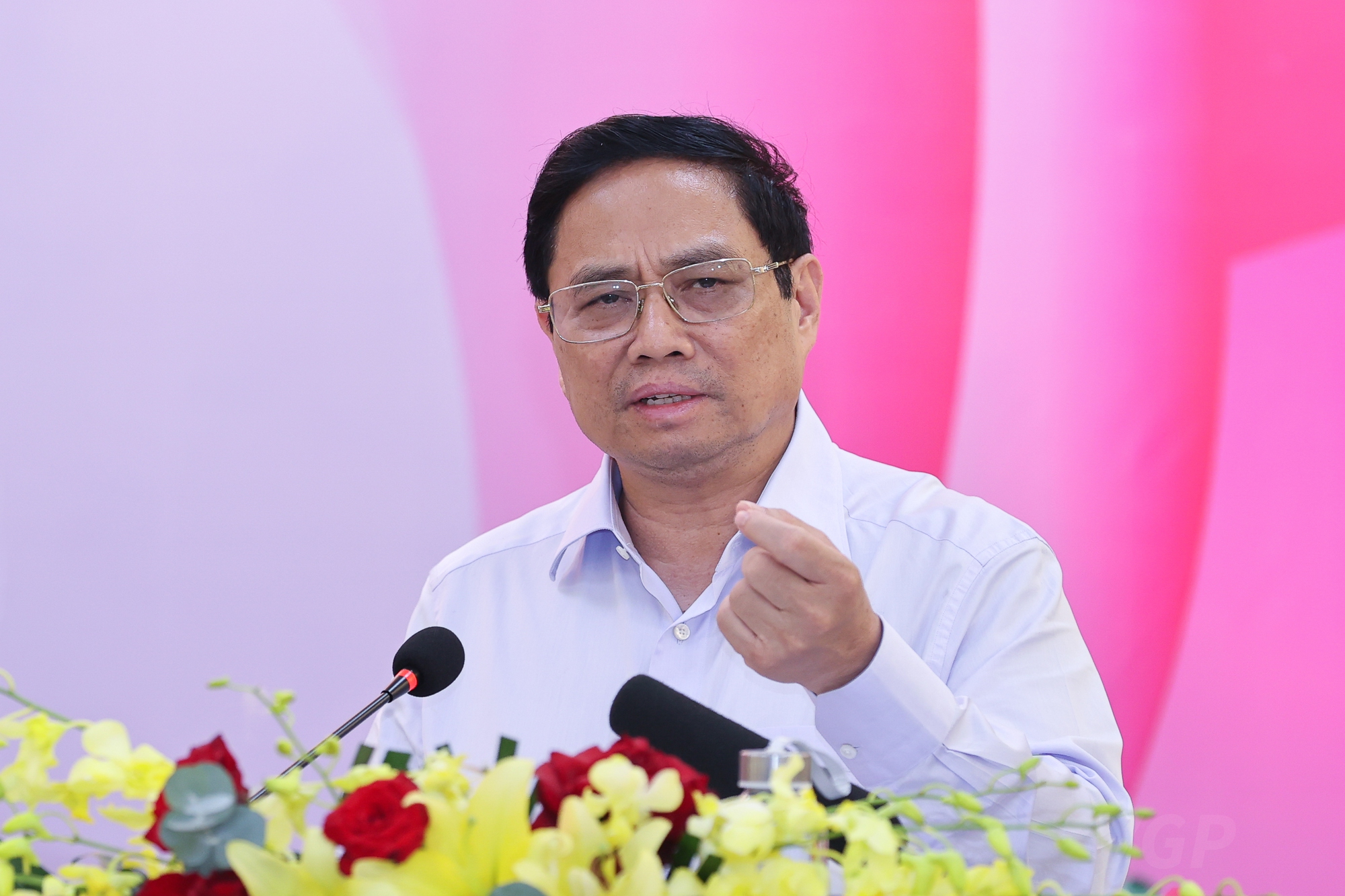 Thủ tướng: Hàng trăm nghìn liệt sĩ chưa xác định được thông tin là hàng triệu nỗi đau, trăn trở của những người còn sống - Ảnh 5. Thủ tướng: Hàng trăm nghìn liệt sĩ chưa xác định được thông tin là hàng triệu nỗi đau, trăn trở của những người còn sống - Ảnh 5.