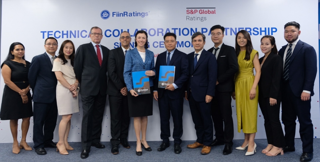 FiinRatings chính thức thiết lập quan hệ đối tác với S&P Global Ratings FiinRatings chính thức thiết lập quan hệ đối tác với S&P Global Ratings