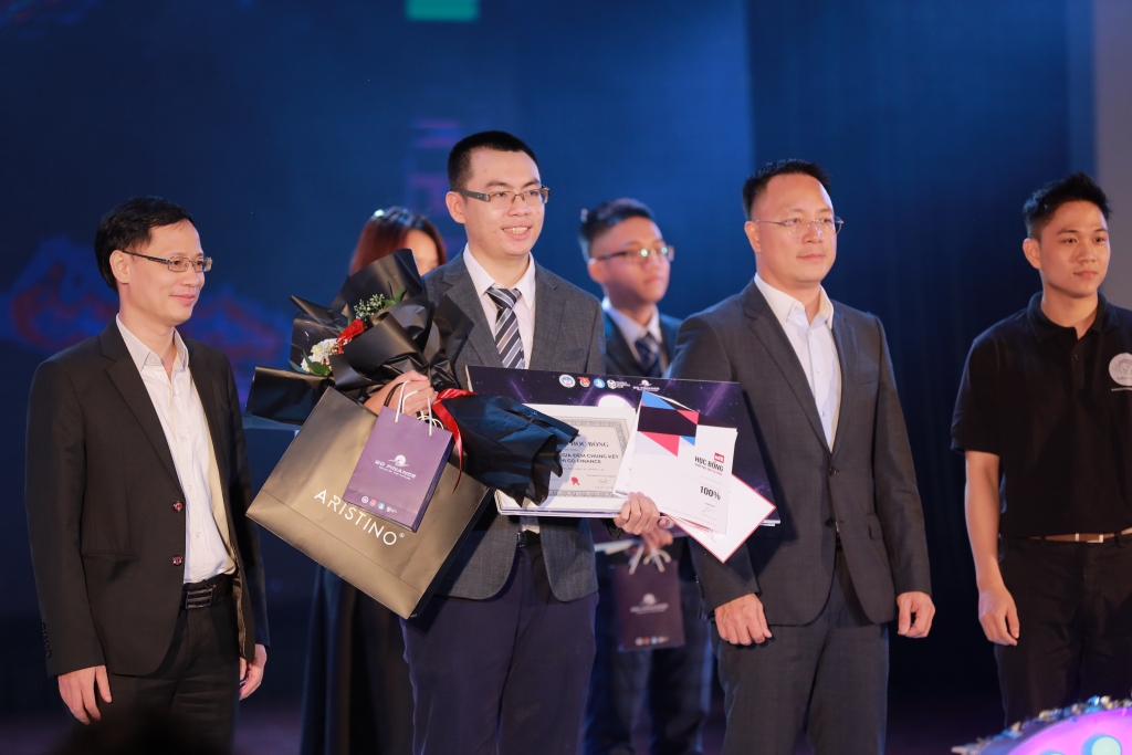 Go Finance 2022 hoàn thành sứ mệnh lan toả cảm hứng học tập đến hơn 1.000 sinh viên Go Finance 2022 hoàn thành sứ mệnh lan toả cảm hứng học tập đến hơn 1.000 sinh viên