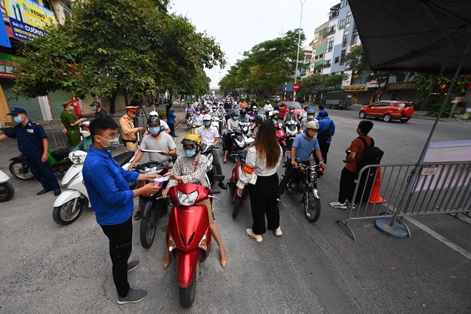 Hà Nội sẽ điều chỉnh việc kiểm tra giấy đi đường đúng mục đích, đối tượng Hà Nội sẽ điều chỉnh việc kiểm tra giấy đi đường đúng mục đích, đối tượng