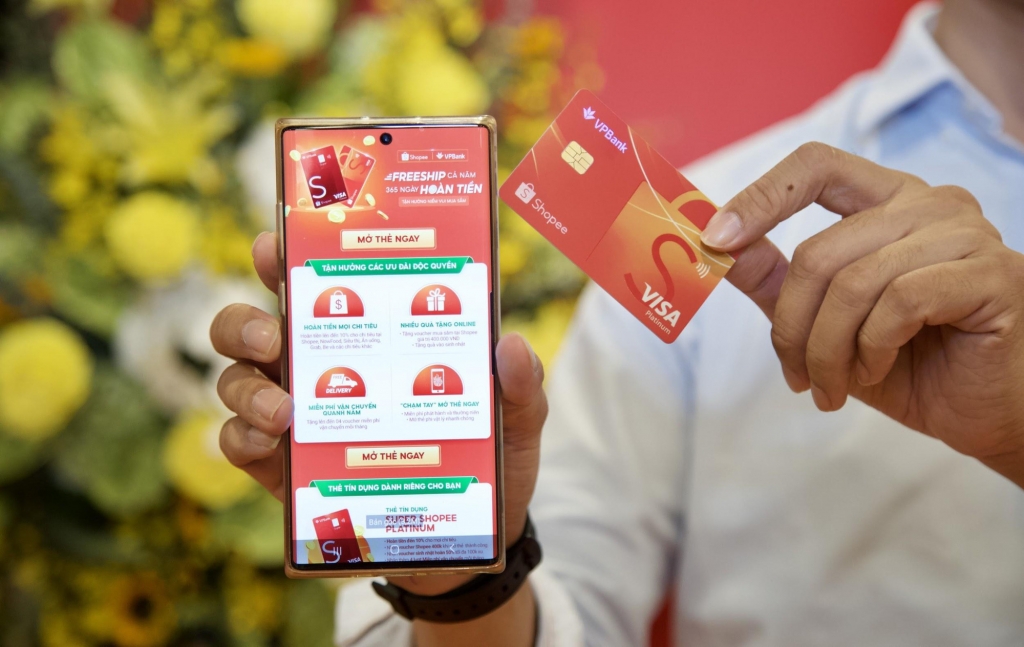 VPBank được Shopee vinh danh là đối tác chiến lược ấn tượng năm 2020-2021
