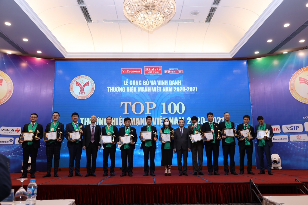 BVSC năm thứ 7 ghi danh “TOP 100 thương hiệu mạnh Việt Nam” BVSC năm thứ 7 ghi danh “TOP 100 thương hiệu mạnh Việt Nam”