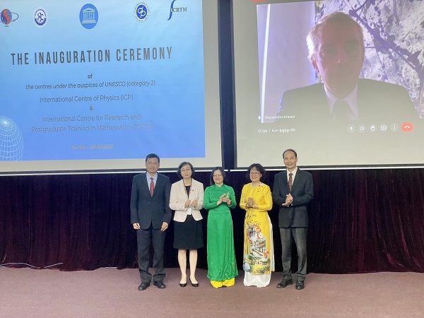 Ra mắt 2 trung tâm quốc tế về vật lý và toán học được UNESCO công nhận Ra mắt 2 trung tâm quốc tế về vật lý và toán học được UNESCO công nhận