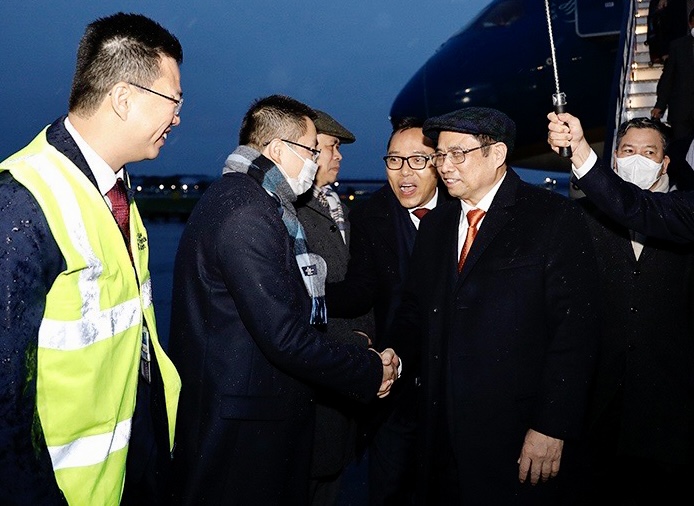 Thủ tướng Phạm Minh Chính bắt đầu chuyến tham dự COP26 và thăm làm việc tại Anh Thủ tướng Phạm Minh Chính bắt đầu chuyến tham dự COP26 và thăm làm việc tại Anh