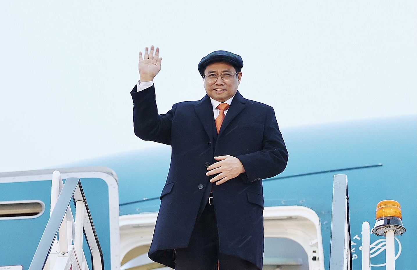 Thủ tướng Phạm Minh Chính bắt đầu chuyến tham dự COP26 và thăm làm việc tại Anh Thủ tướng Phạm Minh Chính bắt đầu chuyến tham dự COP26 và thăm làm việc tại Anh