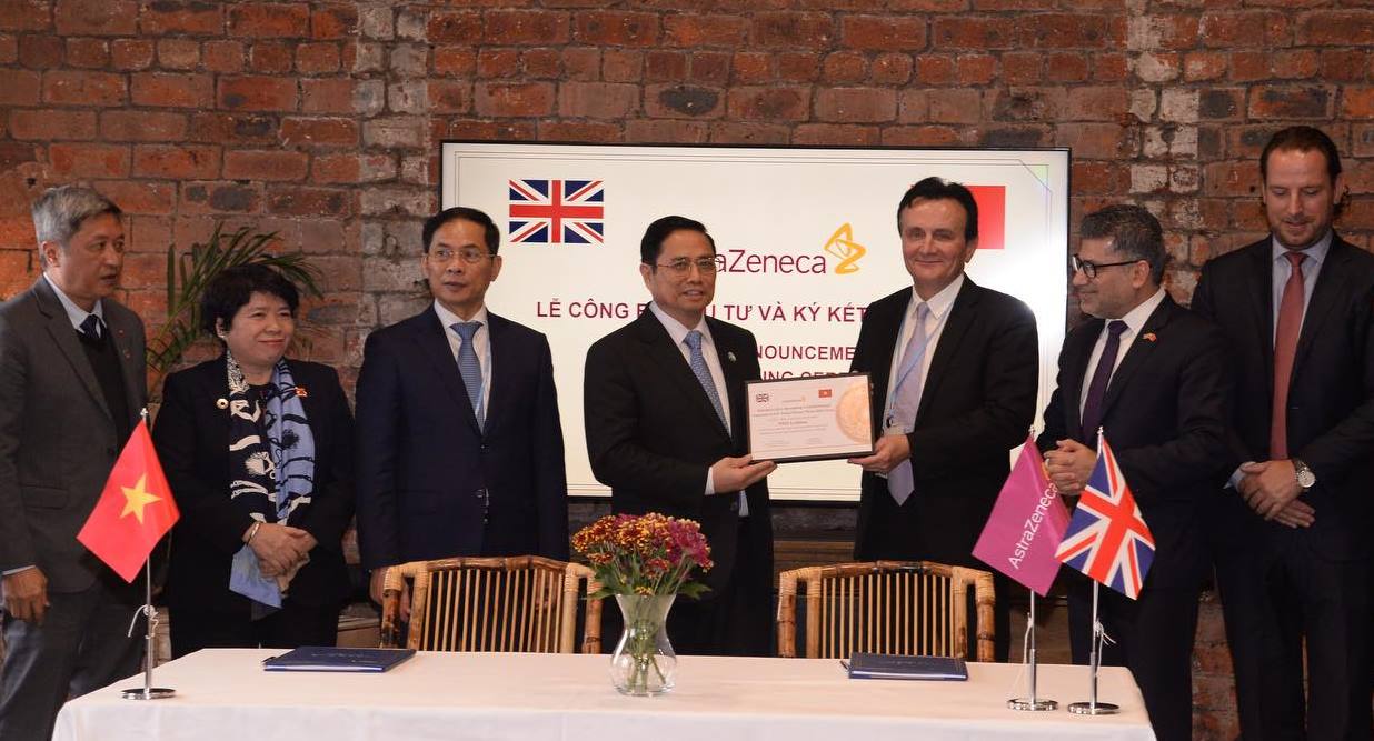 Thủ tướng thúc đẩy thỏa thuận bước ngoặt với AstraZeneca về vaccine và thuốc Thủ tướng thúc đẩy thỏa thuận bước ngoặt với AstraZeneca về vaccine và thuốc