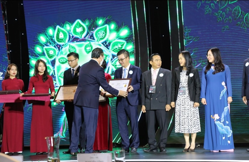 Bảo Việt đứng đầu TOP 10  Doanh nghiệp bền vững Việt Nam 6 năm liên tiếp Bảo Việt đứng đầu TOP 10  Doanh nghiệp bền vững Việt Nam 6 năm liên tiếp