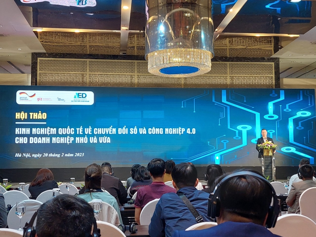 Chia sẻ kinh nghiệm chuyển đổi số nâng cao năng lực cho doanh nghiệp nhỏ và vừa Chia sẻ kinh nghiệm chuyển đổi số nâng cao năng lực cho doanh nghiệp nhỏ và vừa