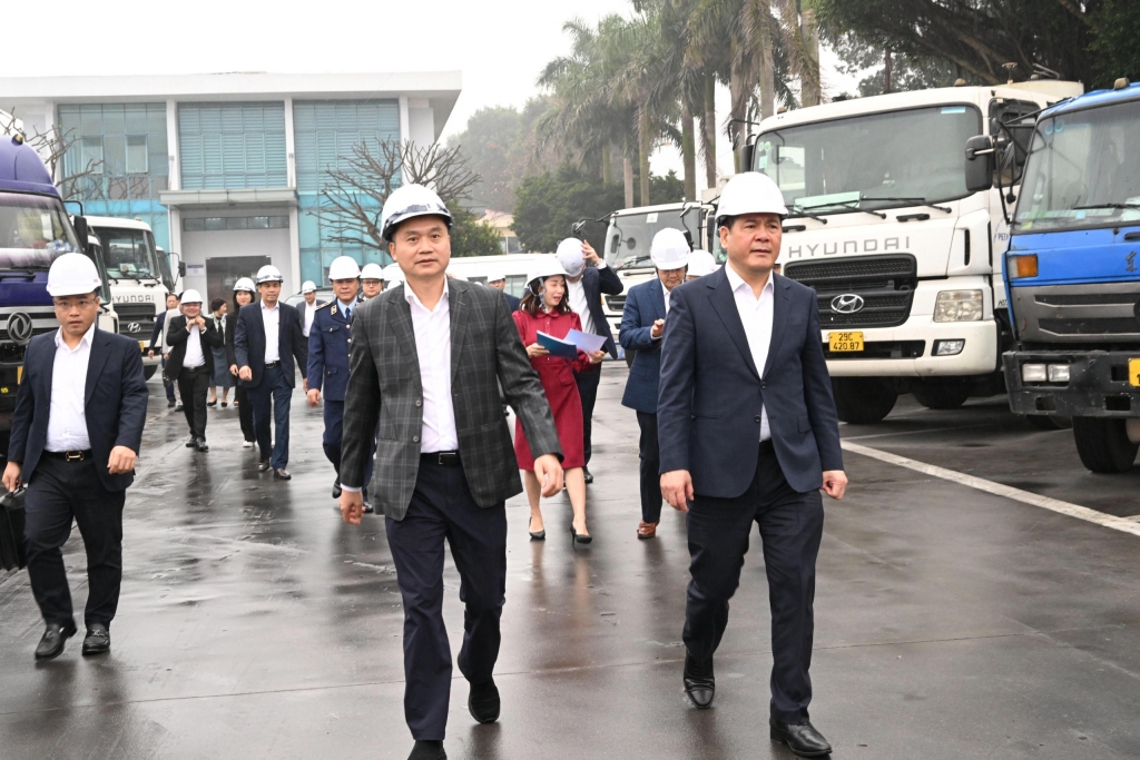 Đảm bảo các giải pháp ổn định nguồn cung ứng điện và xăng dầu trên cả nước