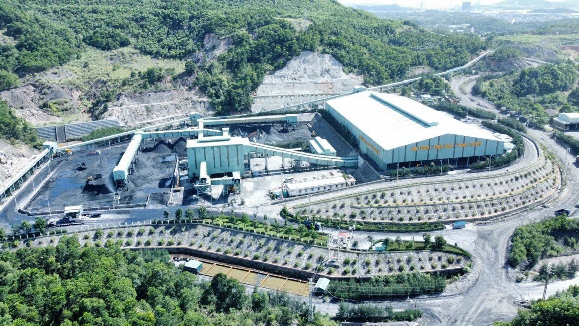 TKV đẩy mạnh đầu tư, thực hiện chiến lược xanh hóa khai thác mỏ để phát triển bền vững