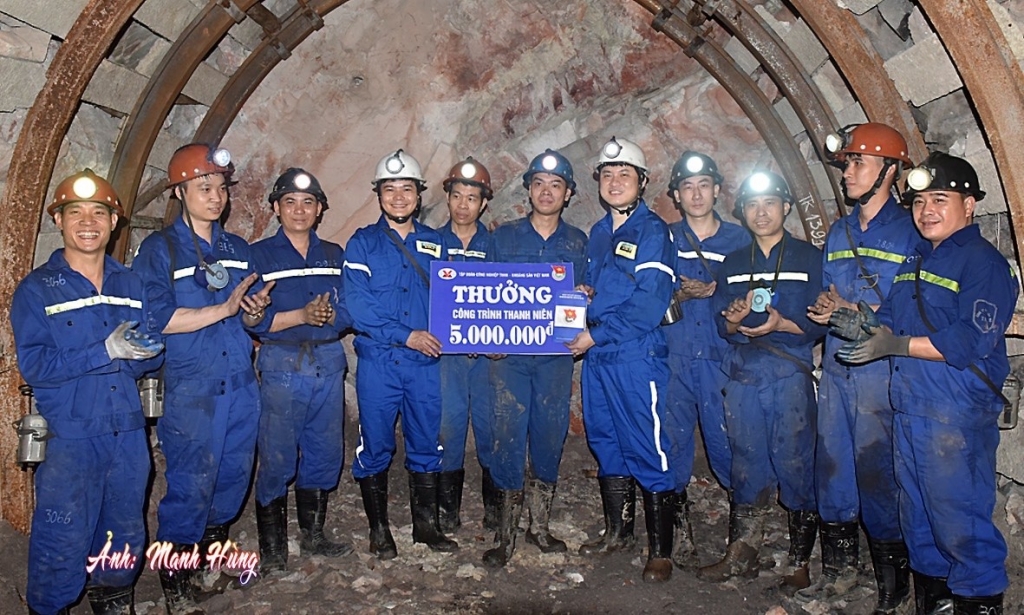 Đoàn thanh niên TKV với phong trào “Tuổi trẻ sáng tạo”, thi đua đạt thành tích cao trong lao động sản xuất Đoàn thanh niên TKV với phong trào “Tuổi trẻ sáng tạo”, thi đua đạt thành tích cao trong lao động sản xuất