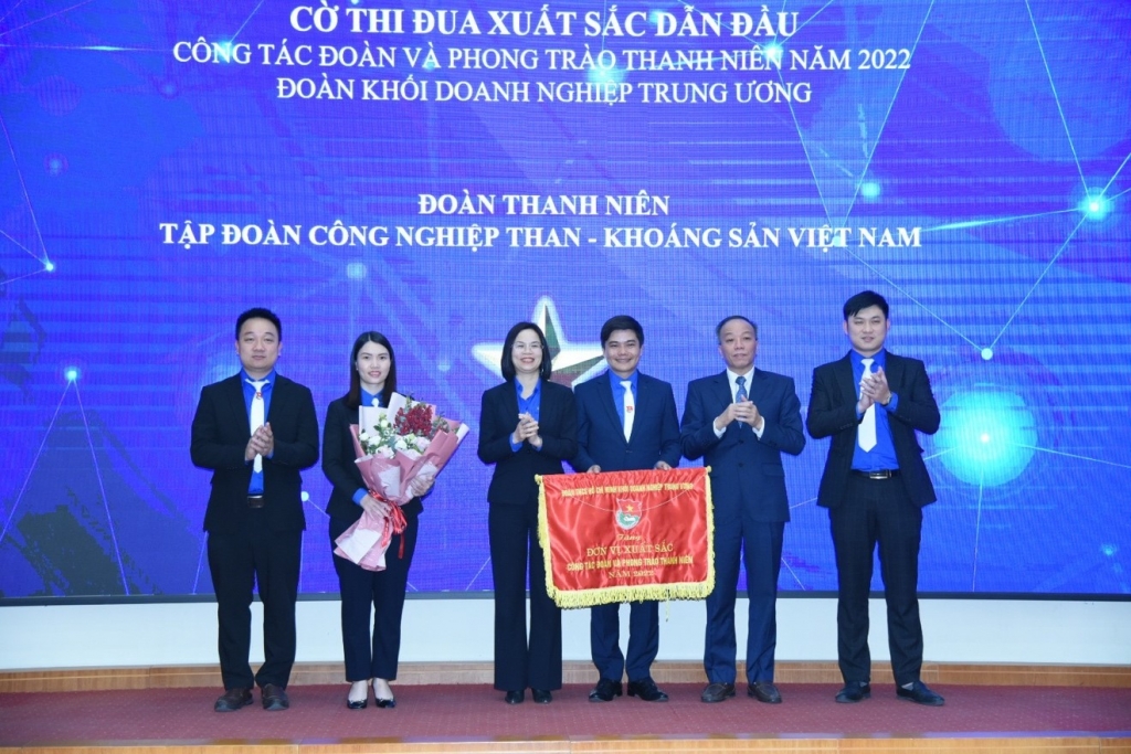 Đoàn thanh niên TKV với phong trào “Tuổi trẻ sáng tạo”, thi đua đạt thành tích cao trong lao động sản xuất Đoàn thanh niên TKV với phong trào “Tuổi trẻ sáng tạo”, thi đua đạt thành tích cao trong lao động sản xuất