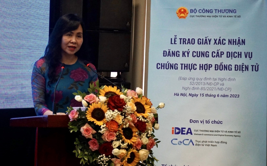 Trao Giấy xác nhận đăng ký cung cấp dịch vụ chứng thực hợp đồng điện tử cho doanh nghiệp đủ điều kiện Trao Giấy xác nhận đăng ký cung cấp dịch vụ chứng thực hợp đồng điện tử cho doanh nghiệp đủ điều kiện