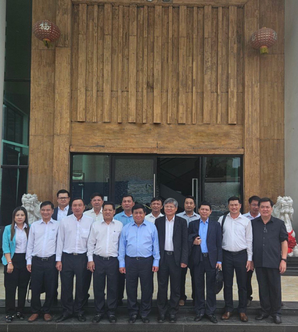 Nhiều hoạt động của Bộ trưởng Bộ Kế hoạch và Đầu tư Nguyễn Chí Dũng tại Lào và Campuchia nhằm thúc đẩy hợp tác, tháo gỡ khó khăn cho doanh nghiệp Nhiều hoạt động của Bộ trưởng Bộ Kế hoạch và Đầu tư Nguyễn Chí Dũng tại Lào và Campuchia nhằm thúc đẩy hợp tác, tháo gỡ khó khăn cho doanh nghiệp