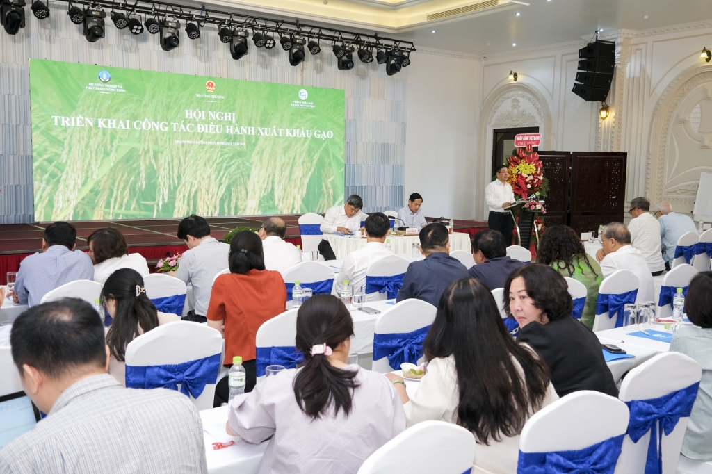 Ổn định thị trường gạo nội địa, tận dụng thời cơ đẩy mạnh xuất khẩu Ổn định thị trường gạo nội địa, tận dụng thời cơ đẩy mạnh xuất khẩu