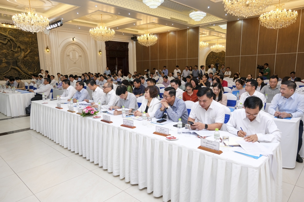 Ổn định thị trường gạo nội địa, tận dụng thời cơ đẩy mạnh xuất khẩu Ổn định thị trường gạo nội địa, tận dụng thời cơ đẩy mạnh xuất khẩu
