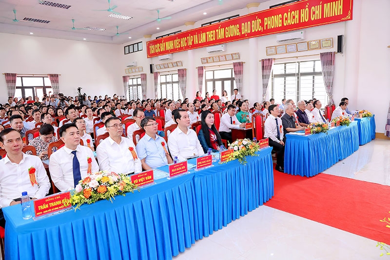 Khánh thành Khu thiết chế văn hóa, thể thao Làng văn hóa kiểu mẫu đầu tiên của Vĩnh Phúc Khánh thành Khu thiết chế văn hóa, thể thao Làng văn hóa kiểu mẫu đầu tiên của Vĩnh Phúc