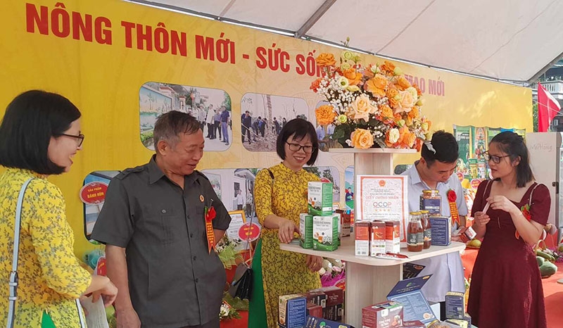 Khánh thành Khu thiết chế văn hóa, thể thao Làng văn hóa kiểu mẫu đầu tiên của Vĩnh Phúc Khánh thành Khu thiết chế văn hóa, thể thao Làng văn hóa kiểu mẫu đầu tiên của Vĩnh Phúc