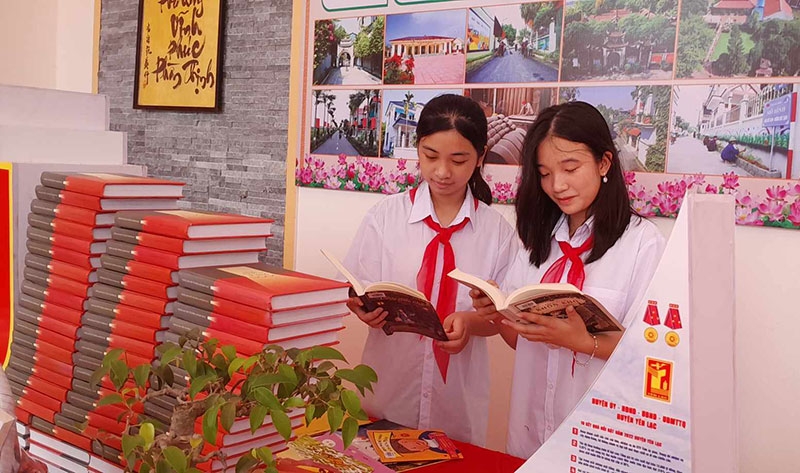 Khánh thành Khu thiết chế văn hóa, thể thao Làng văn hóa kiểu mẫu đầu tiên của Vĩnh Phúc Khánh thành Khu thiết chế văn hóa, thể thao Làng văn hóa kiểu mẫu đầu tiên của Vĩnh Phúc