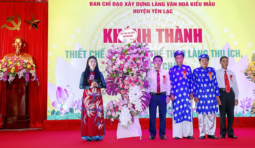 Khánh thành Khu thiết chế văn hóa, thể thao Làng văn hóa kiểu mẫu đầu tiên của Vĩnh Phúc Khánh thành Khu thiết chế văn hóa, thể thao Làng văn hóa kiểu mẫu đầu tiên của Vĩnh Phúc