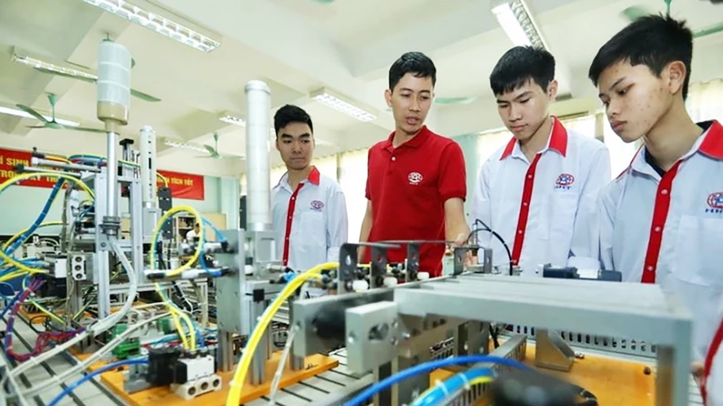 Quản trị thương hiệu trong bối cảnh mới: Nhu cầu nhân lực, thách thức và tiếp cận hiệu quả