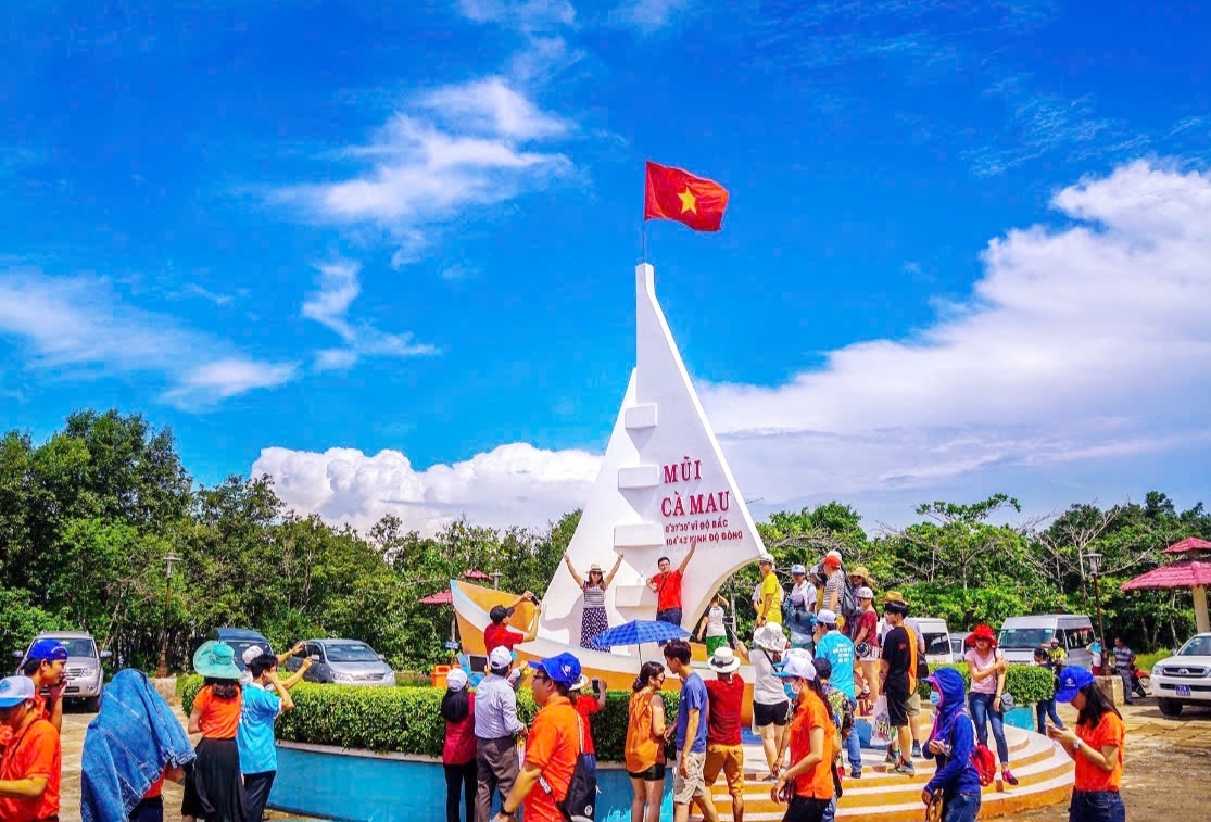 Các nhân tố ảnh hưởng đến quyết định lựa chọn điểm đến Cà Mau của khách du lịch nội địa