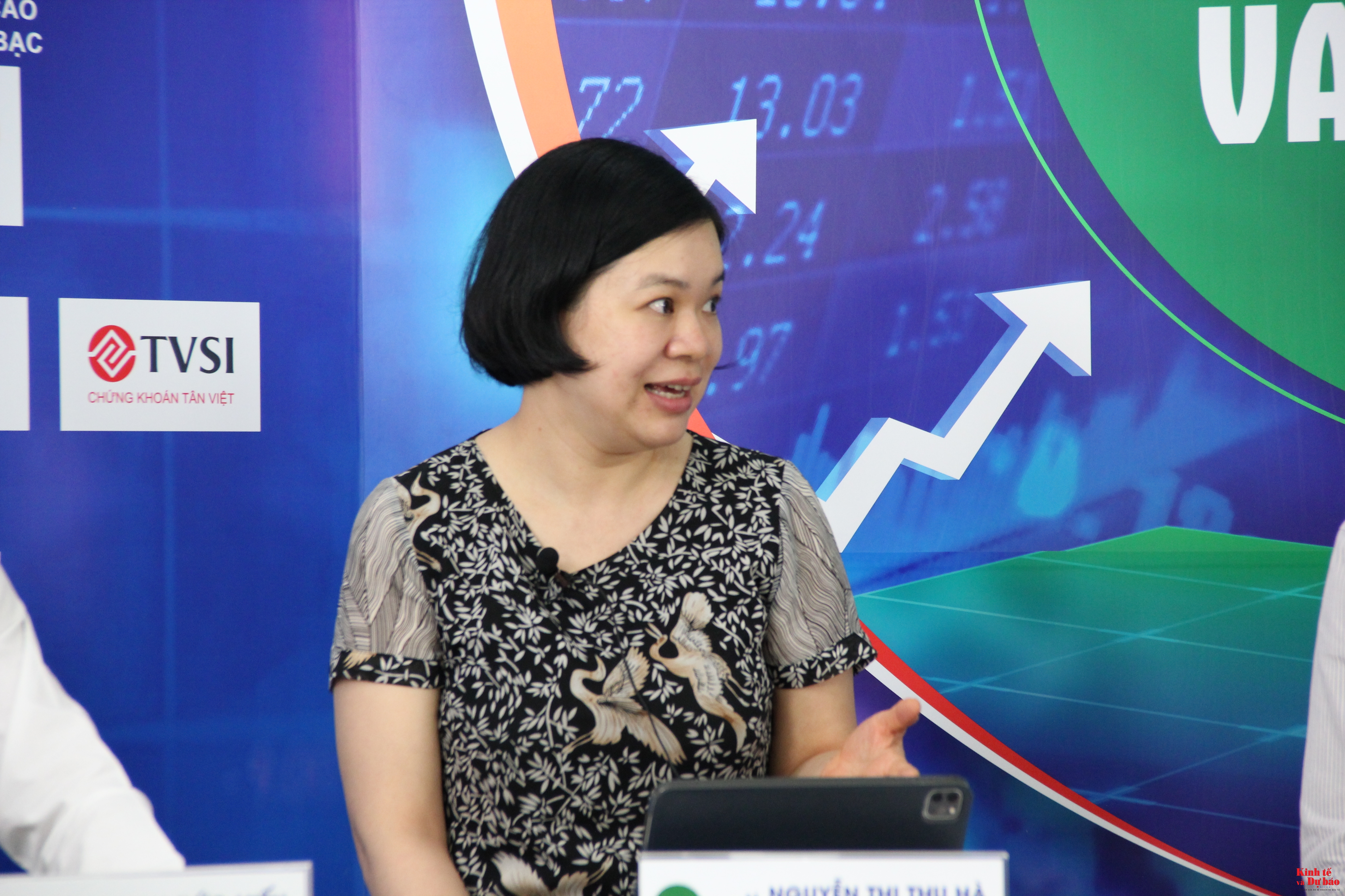 Tọa đàm 