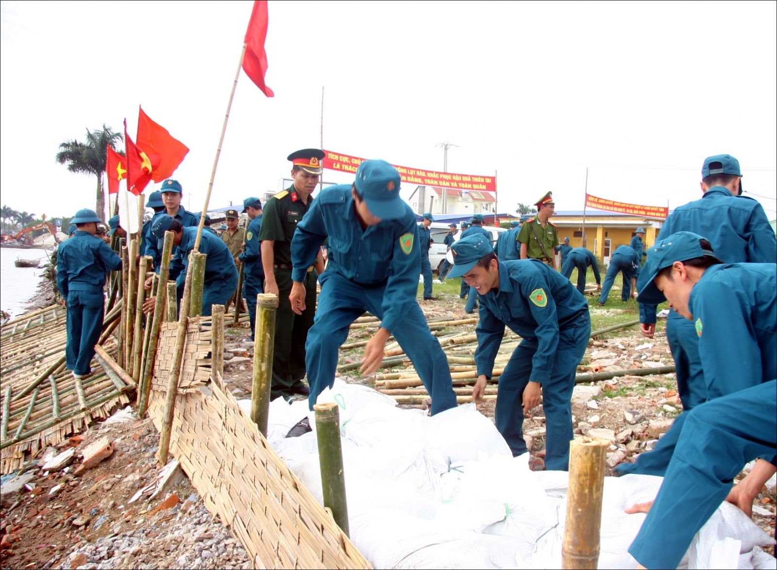 Tăng cường công tác phòng, chống thiên tai và tìm kiếm cứu nạn Tăng cường công tác phòng, chống thiên tai và tìm kiếm cứu nạn